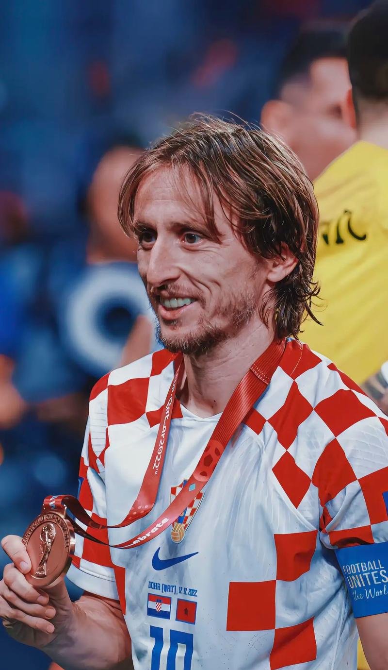 法甲争冠黑马2-1南特，豪取5连胜领跑，领先巴黎圣日耳曼4分